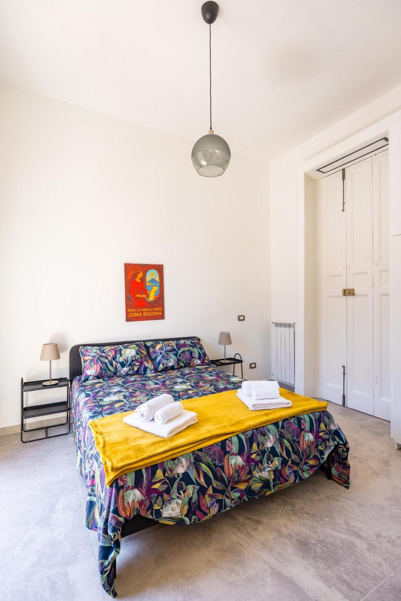 Apartment Holme Relais Santa Lucia By Napoliapartments