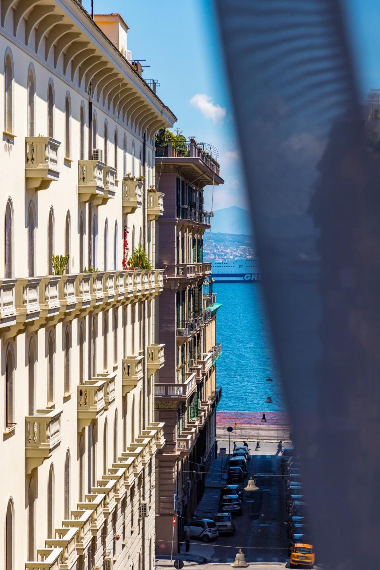 Apartment Holme Relais Santa Lucia By Napoliapartments Naples