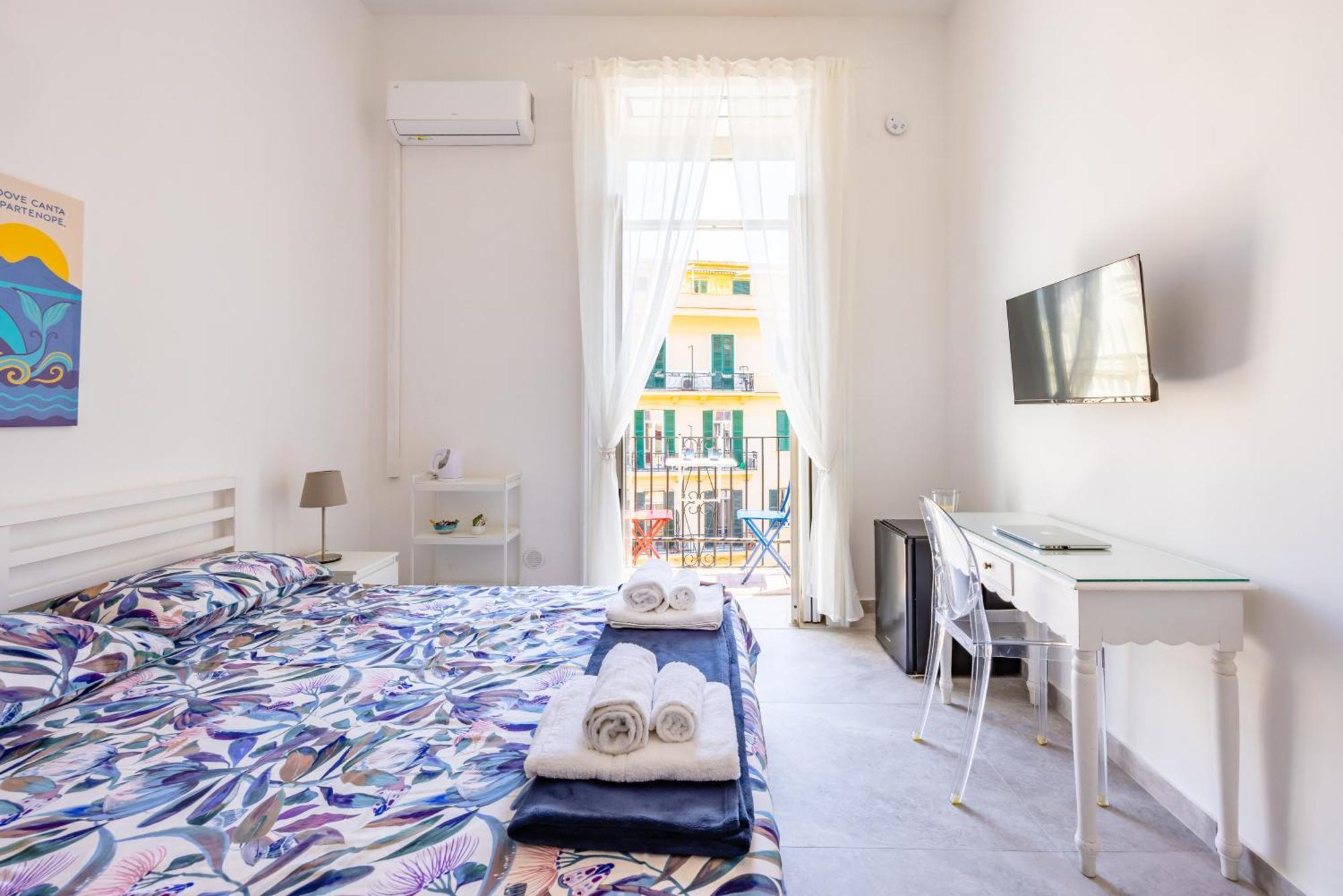 Apartment Holme Relais Santa Lucia By Napoliapartments Naples
