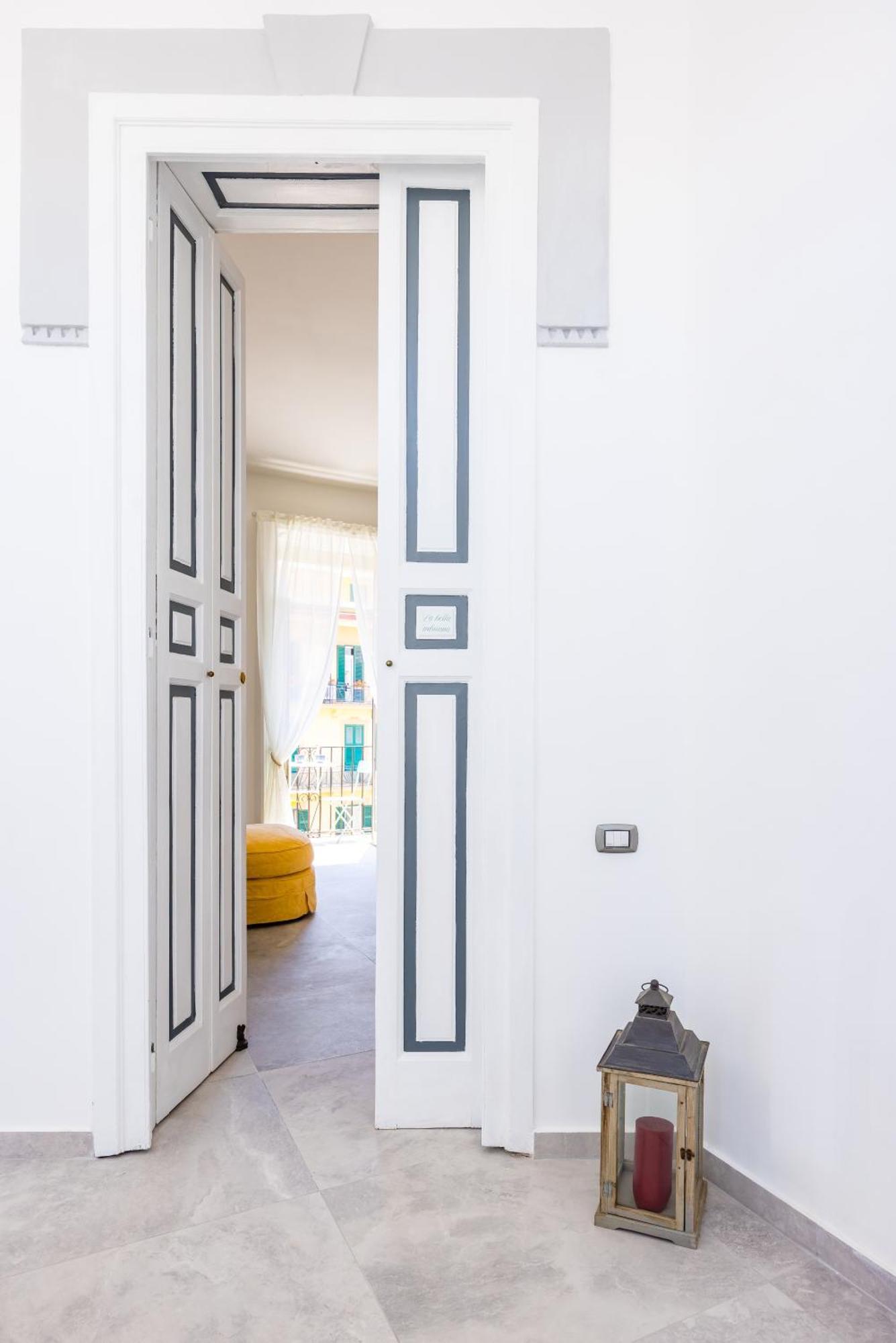 Apartment Holme Relais Santa Lucia By Napoliapartments Naples