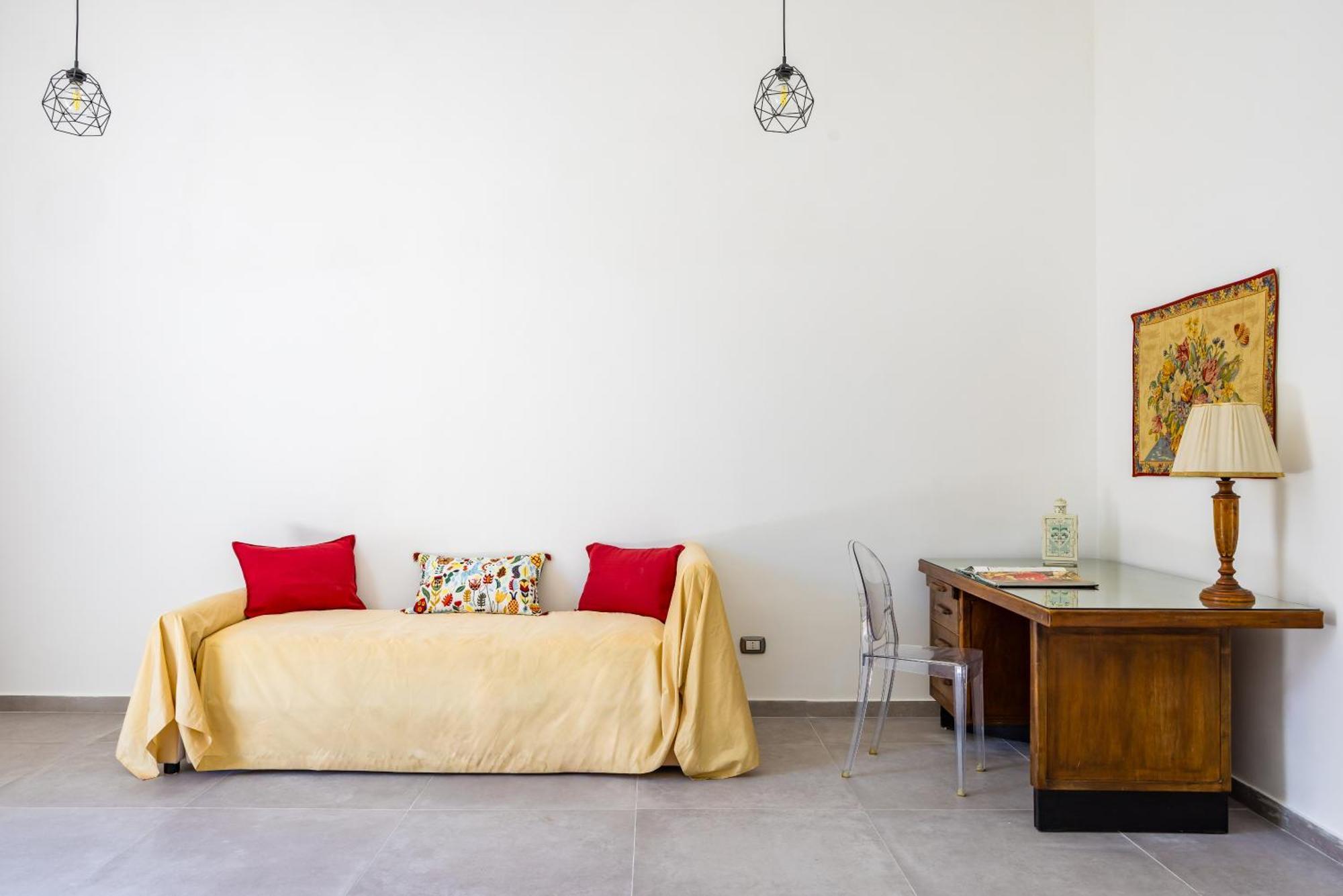 Apartment Holme Relais Santa Lucia By Napoliapartments