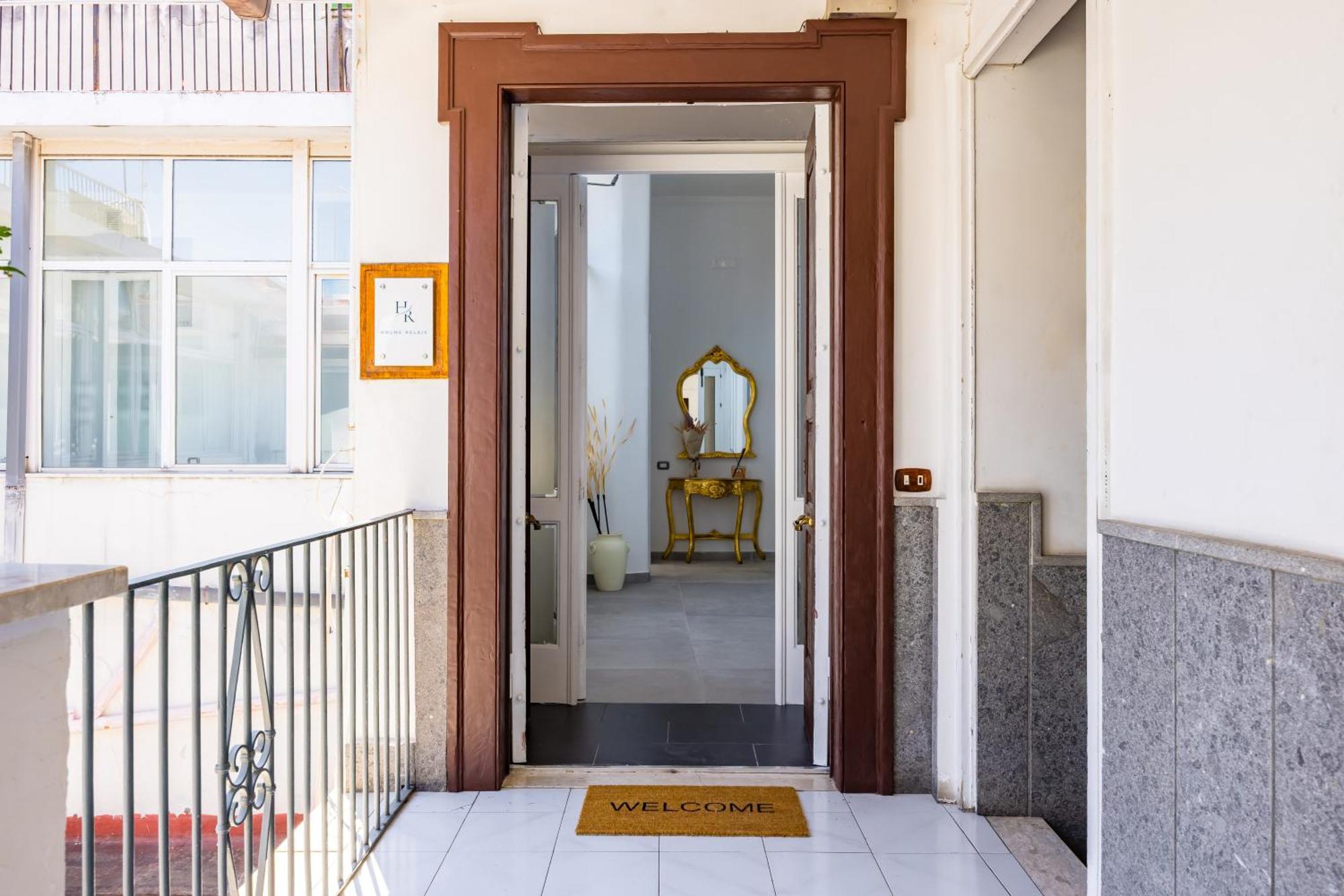 Apartment Holme Relais Santa Lucia By Napoliapartments